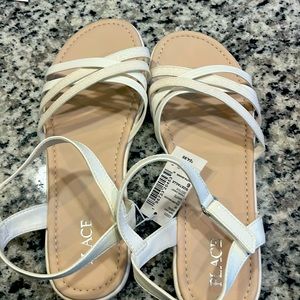 NWT. Girls sz 6 Children’s Place strappy glitter sandals